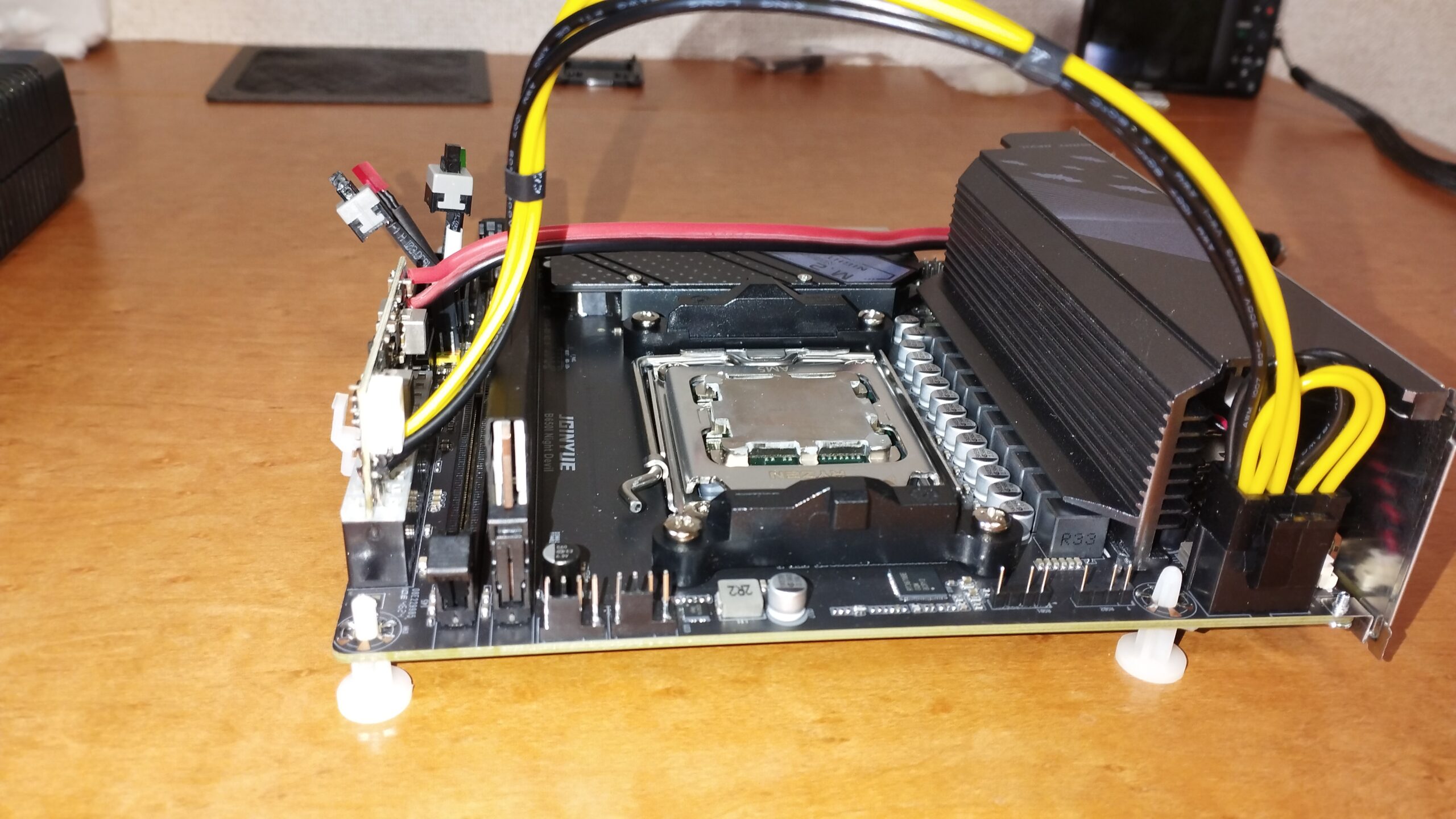 アリエクで購入したMini-ITX「JGINYUE B650I NIGHT DEVIL」の